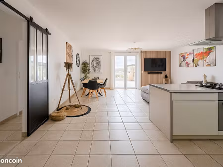 maison récente de plain pied 120m2 4 chambres avec 1.2 hectare de jardin entièrement clôtu