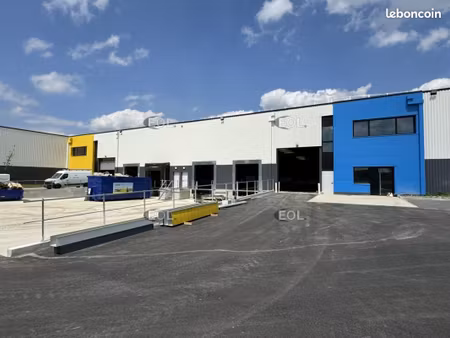bureau 7 627 m²