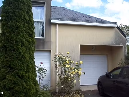 loue maison t3 700 m bourg sainte luce / loire