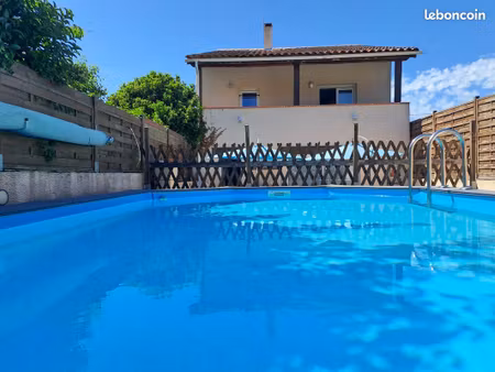 maison de village avec terrasse plus piscine