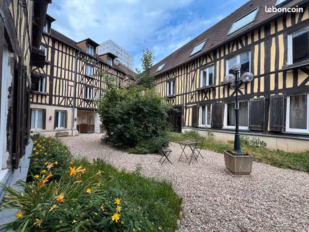 studio 1 pièce 18 m²