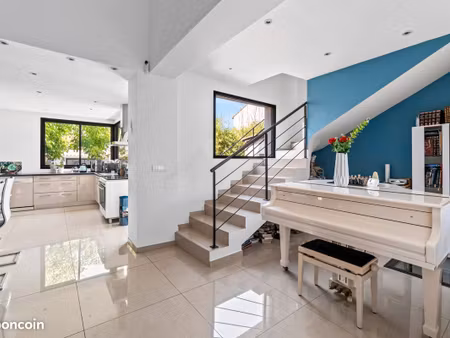 maison d’architecte 224 m² avec dépendance  piscine et jardin