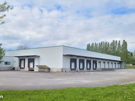 local d'activite 1802 m² eslettes
