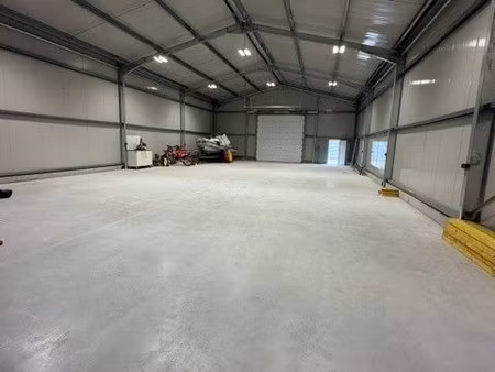 location de bâtiment 300m2