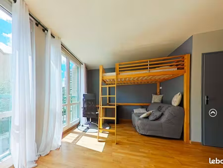 studio 1 pièce 28 m²