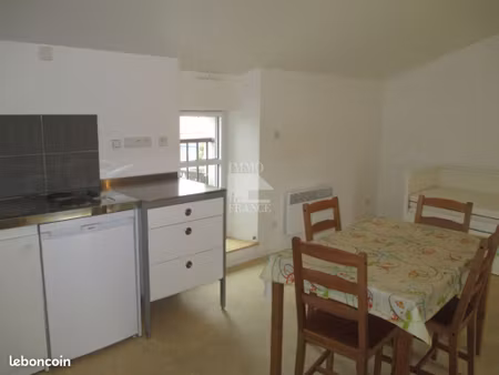 studio 1 pièce 27 m²