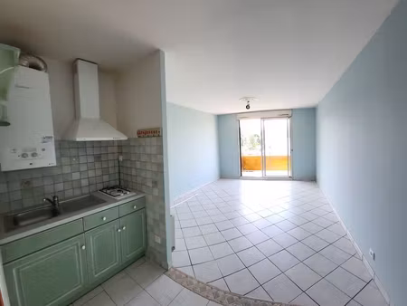 studio 30m2 avec balcon + place parking