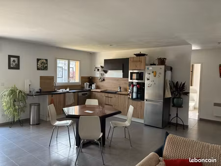 maison à louer à l’année – 90 m² – 2 chambres – laruscade