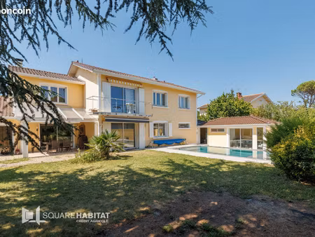maison 6 pièces 248 m²