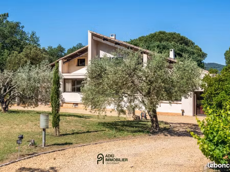 maison 7 pièces 215 m²