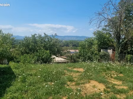 terrain 600 m² guereins
