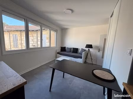 location studio meublé