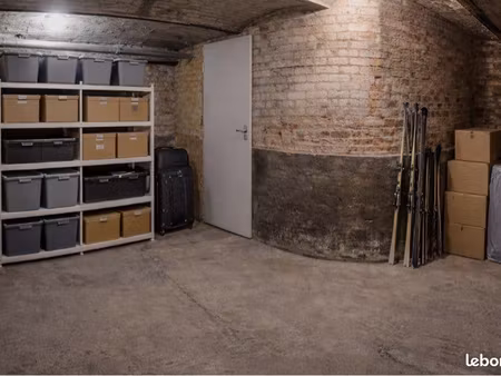 local 40m2 stockage centre-ville chambéry