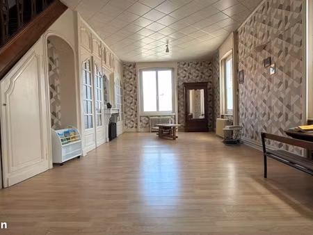 propriété 4 pièces 472 m²