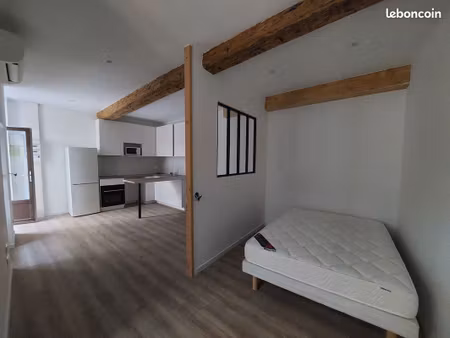 studio moderne au coeur de nimes rue chassainte