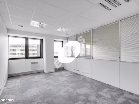 bureau 124 m²