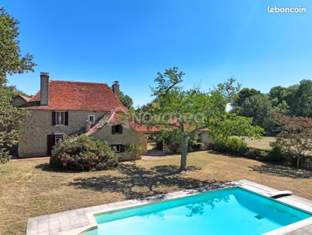 maison 10 pièces 344 m²