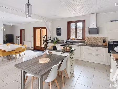 maison 6 pièces 211 m²