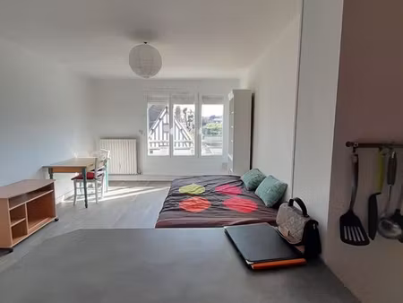 studio meublé 30 m2 proche cathédrale