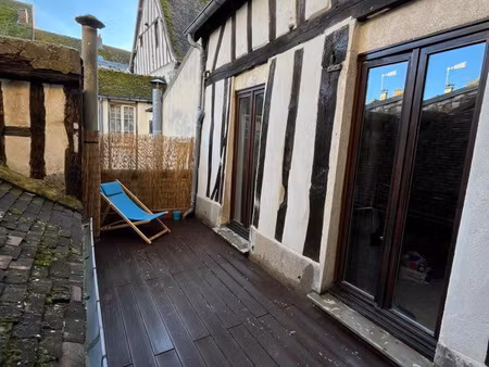 studio meublé à louer 24m2 + terrasse - centre ville de sens