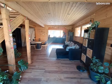 maison en bois type chalet