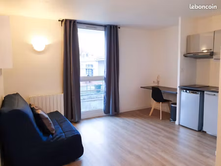 a louer - studio meuble + parking à proximité du rer a