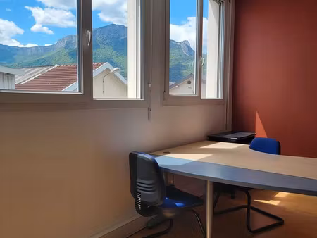 location de 2 bureaux fermés - 43m²