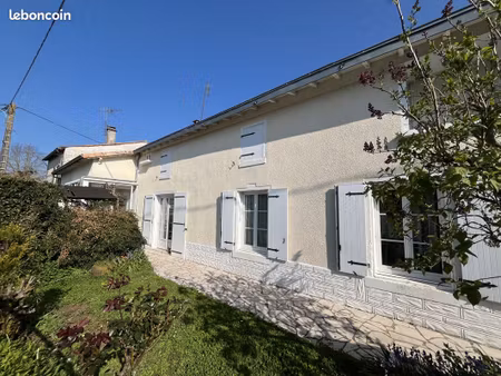 maison 5 pièces 222 m²