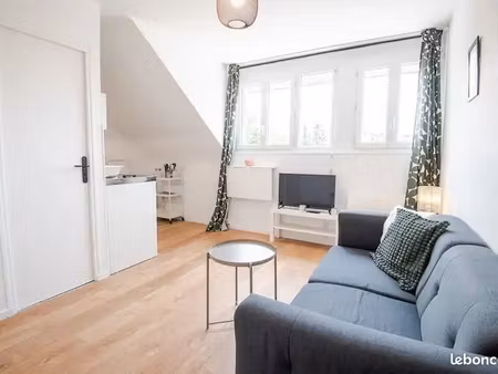 t2 meublé 27 m² – 10 min gare de tours – lumineux – disponible 18/07