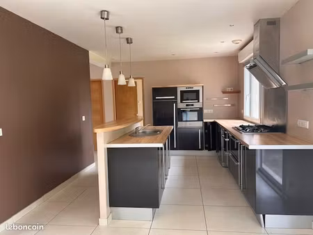 maison 7 pièces 140 m²