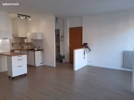 f2 à louer au centre de beauvais