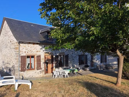 à vendre : maison en pierre de 92 m² de plain-pied avec grenier aménageable et grand terra