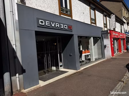 ◊ pas-de-porte d’un local commercial de 99 55m² 145000