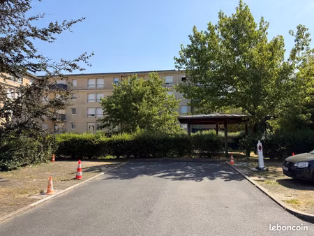 place de parking extérieure dans copropriété