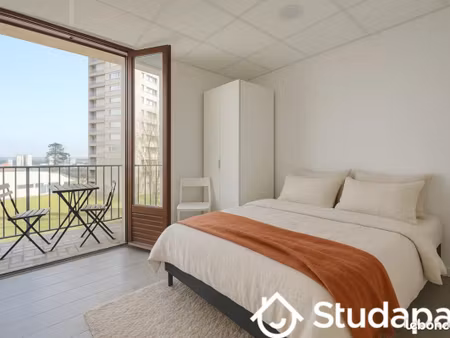 chambre 1 pièce 11 m²