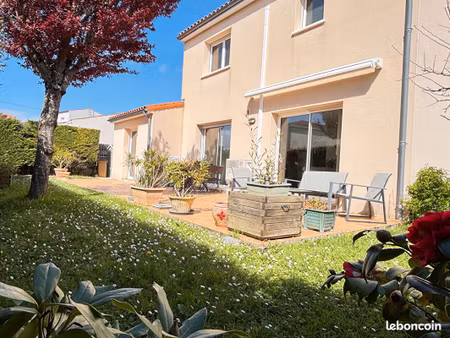 villa 5 pièces 122 m²