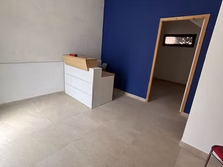 carqueiranne centre  bureau de 26 m² avec parking privatif