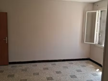 grand appartement f dans très petite résidence étudiante calme