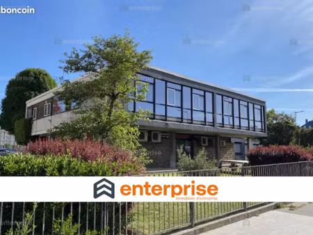 bureau 750 m²