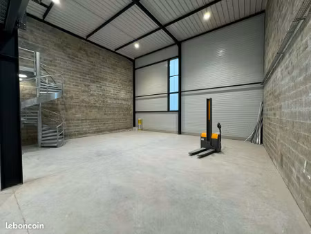 local d'activite 220 m² le mesnil amelot