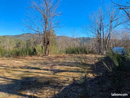 terrain de loisirs 1950 m2 avec eau et électricité en cevennes