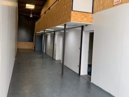 local d'activité 180 m²
