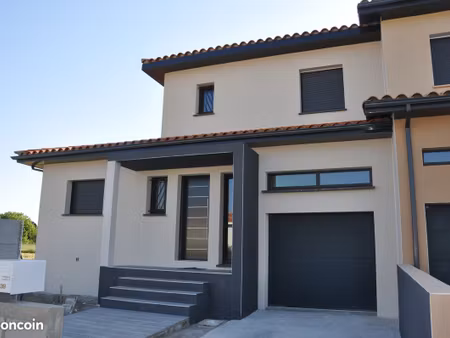 villa 4 pièces 120 m²