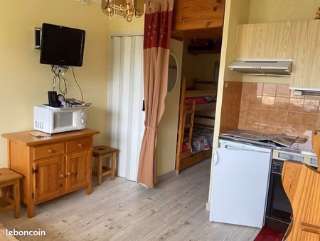 appartement studio rénové avec terrasse et parking couvert – font-romeu