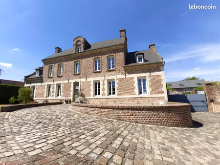 maison 8 pièces 271 m²