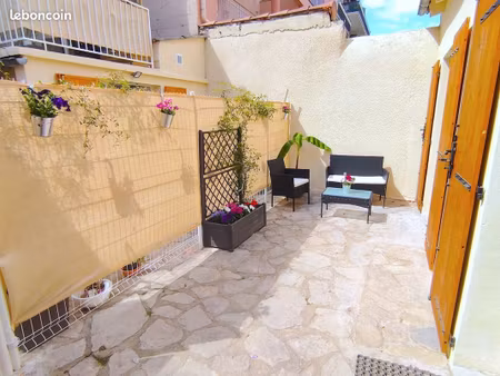 très beau 2 pièces avec terrasse