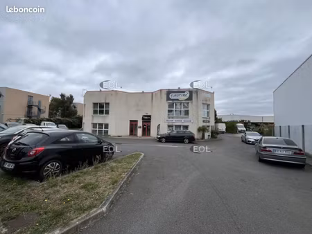 local d'activité 870 m²