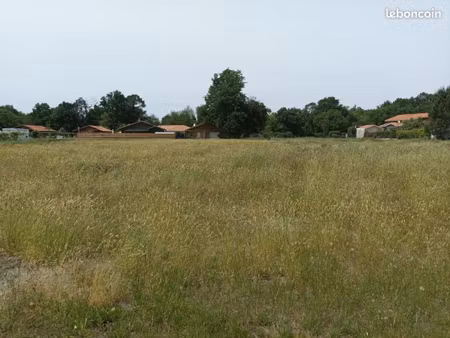 terrain 402 m² gastes