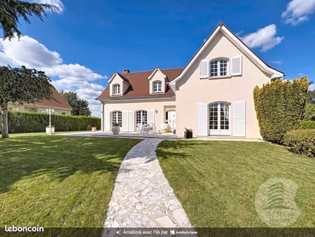 maison 6 pièces 240 m²