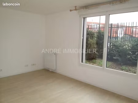 studio 1 pièce 24 m²